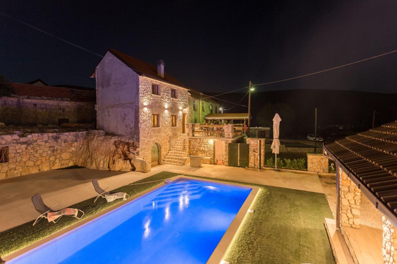 Stone Valcer Villa