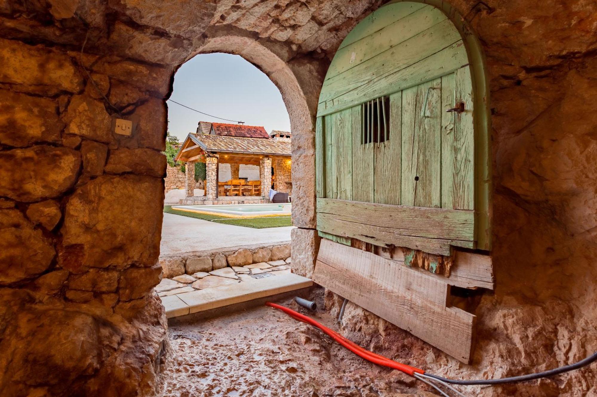 Stone Valcer Slivno (Split-Dalmatia)